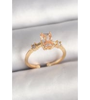 Pirinç Gold Renk Kare Zirkon Taş Model Kadın Yüzük