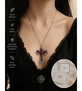 Kırmızı Kelebek Detaylı Gotik Haç Kolye – Unisex Vintage Stil Zincir Kolye