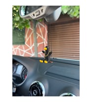Altın Zincirli Sallanan Ördek Dikiz Aynası Süsü (Siyah ve Sarı)