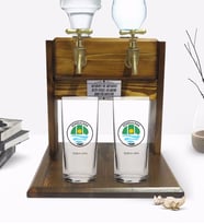 BK Gift Kişiye Özel Renkli Baskılı Zonguldak Tasarımlı Turistik İkili Rakı Bardağı ve Çift Musluklu Doğal Ahşap Rakı Standı-1 (Model 1)