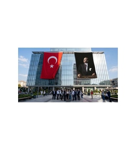 İstikbal Göklerdedir Atatürk Portresi Bayrak ve Türk Bayrağı Premium Raşel Kumaş 2'li Set 10x15 metre ATA10