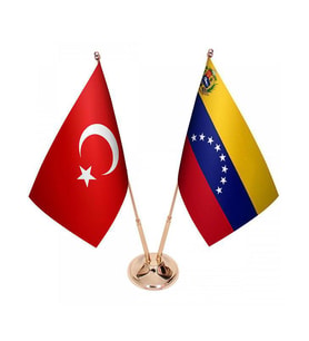 Masa Üstü Venezuella Bayrağı Türk Bayrağı İkili Pirinç Direk Masa Bayrak Seti