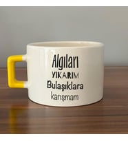 Algıları Yıkarım Bulaşıklara Karışmam Baskılı Sarı Kulplu C Fincan