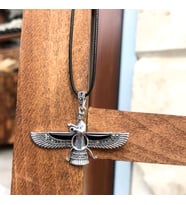 Oniks ve Markazit Taşlı Büyük Boy Unisex Ahura Mazda Gümüş Kolye