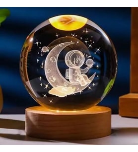 Kişiye Özel Işıklı Ahşap Kaideli Astronot Temalı Cam Küre 8*6cm