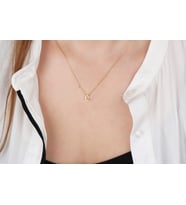 Glorria Gümüş 3 Boyutlu Minimalist C Harfi Kolye (Çok Renkli)