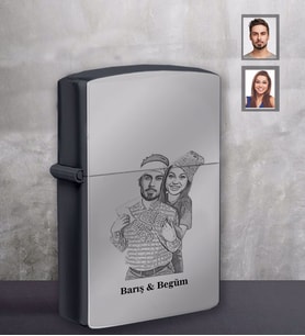 Kişiye Özel Yılbaşı Sevgili Karikatürlü Siyah Benzinli Çakmak Model-8