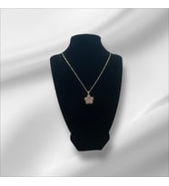 ÇİÇEK DESENLİ GOLD RENK KADIN KOLYESİ - PASLANMAZ ÇELİK