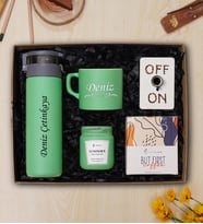 Kişiye Özel Cam Suluk, Çay & Nescafe Fincanı, Kokulu Mum ve Filitre Kahve Hediye Seti (Yeşil)
