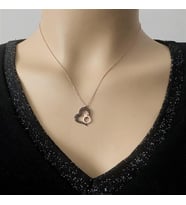 Siyah taşlı Kalbimdeki Yüzük Rose kaplama Gümüş kolye (Karışık)