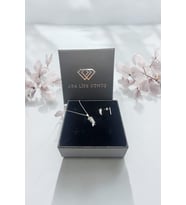 (ÖZEL KUTULU) 925 Ayar Gümüş Zirkon Taşlı Yaprak Model 2 Li Set Kolye Küpe