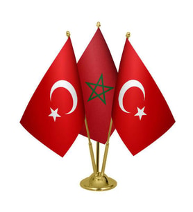 Masa Üstü Fas Bayrağı Türk Bayrağı Üçlü Pirinç Direk Masa Bayrak Seti