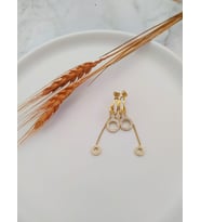 Sallantılı Halka Figürlü Çelik Küpe (Gold)