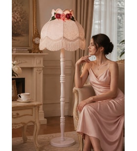 Beyaz Kadife Çiçek Dekorlu Başlık Ahşap Doğal Beyaz Ayaklı Klasik Model Lambader 175x40cm