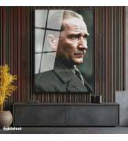 Siyah Renk Metal Çerçeveli Tamperli Cam Tablo Atatürk Asil Duruş Palto Atatürk Tablosu Duvar Dekoru