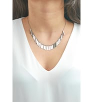 GÜMÜŞ SIRALI ÇUBUKLU KOLYE