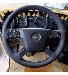 DİKİŞLİ DİREKSİYON KILIFI SİYAH DERİ SİYAH DİKİŞLİ MERCEDES ACTROS FOTODAKİ DİREKSİYONLAR İÇİN