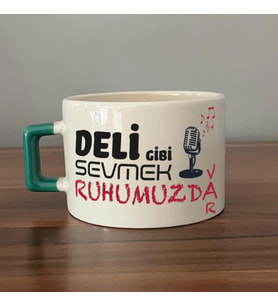 Deli Gibi Sevmek Ruhumuzda Var Baskılı Yeşil Kulplu C Fincan