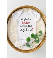 Üzgünüm Baba Aynı Kadına Aşığız Özel Tasarım Bebek Zıbın Pamuklu Çıtçıtlı Body