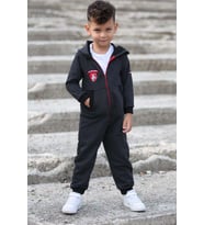 Erkek Çocuk Üzerinde Kaykaycı Baskı İçerisinde Penye T-shirt Önü Fermuarlı Kapüş (Füme)