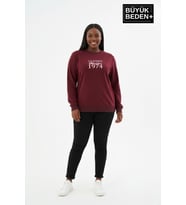 Kadın Büyük Beden California 1974 Baskılı Bisilet Yaka İnce Sweatshirt SPR26BSWK956-2 (Burgundy)