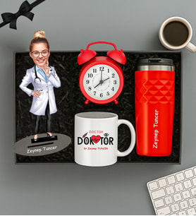 Kişiye Özel Fotoğraflı Doktor Tasarımlı Biblo,Beyaz Kupa,Masa Saati Ve Termos Hediye Seti (STD)