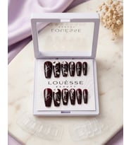 Louésse Midnight Star Takma Tırnak Seti 12’li Bordo Koyu Renk Taşlı Gece Şıklığı Modeli