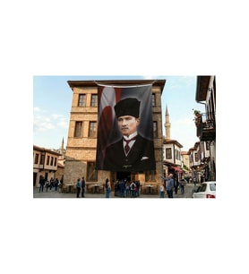 Kalpaklı Mustafa K.Atatürk ve Türk Bayrağı Poster Bayrak Premium Raşel Kumaş ATA4