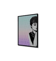 Çerçeve Görünümlü Dekoratif Ahşap Kare Audrey Hepburn Tablosu Ev/Ofis/İşyeri Tablo