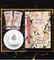 Kişiye Özel Kuşlu Fincan & Kuş Desenli Defter & Kırmızı Roller Kalem & 2'li Türk Kahvesi Hediye Seti (Siyah)