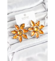 Pirinç Mineli Alevli Çiçek Model Gold Renk Kadın Küpe (Altın)