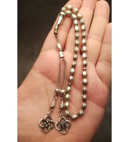 Erkek 6x8mm Arpa Kesim Kayı Boyu Model Bilek Boy Metal Tesbih (Gri)