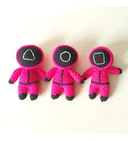 Amigurumi Örgü Oyuncak Squid Game (K.Pembe)
