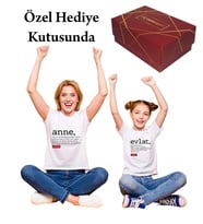 Özel Hediye Kutusunda İsim Baskılı Anne Evlat Kombin Aile Tişörtü (Beyaz)