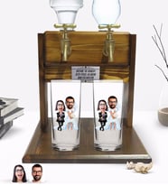 BK Gift Kişiye Özel Sevgililer Tasarımlı İkili Rakı Bardağı ve Çift Musluklu Doğal Ahşap Rakı Standı-16 (Model 1)