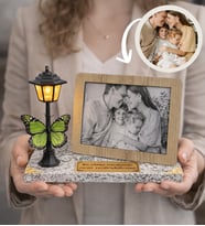 Kişiye Özel Karakalem Fotoğraflı Beyaz Masa Lambası (Model 2)