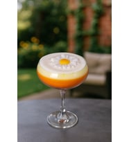 Papatyalı Mum Martini Bardağında (Sarı-Beyaz)