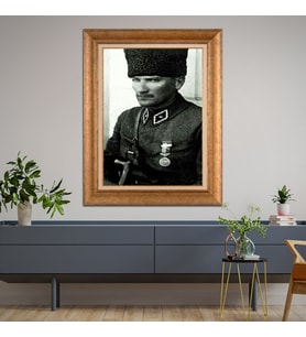 Altın Paspartulu Atatürk  Çerçeveli Tablo C449 (Gold)