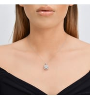 0,58 Karat Pırlanta Baget Kolye (Beyaz)