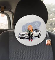 BK Gift Kişiye Özel Plakalı Kadın Honda CR-V Karikatürlü Yuvarlak Araç Koltuk Yastığı-1