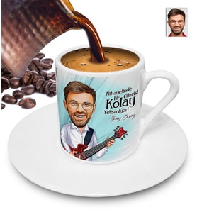 Nihayetinde Gitarist Kolay Yetişmiyor Kişiye Özel Karikatürlü Türk Kahvesi Fincanı (Beyaz)