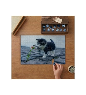Çiçek ile Oynayan Yavru Kedi Tasarımı 240 parça Ahşap Puzzle Ahşap Kutuda MP04968