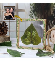 GERÇEK CANLI YAPRAK ÜZERİNE KİŞİYE ÖZEL FOTOĞRAF İŞLEMESİ & SÜSLÜ ÇITA ÇERÇEVE İLE BİRLİKTE Doğum Günü, Yıl Dönümü, Anneler Günü, Özel Gün Hediyesi