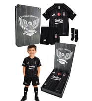 BEŞİKTAŞ ORİJİNAL LİSANSLI ADİDAS SİYAH SET FORMA LAZER KUTU HEDİYELİ