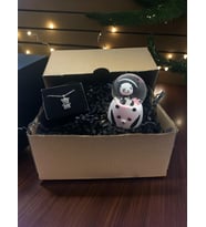 Kutu İçerisinde Panda Temalı Işıklı Kar Küresi Küçük Boy Ve Panda Kolye