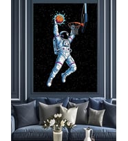 Beyaz Astronot Uzayda Basketbol Oynarken Dekoratif Kanvas - Mdf Ahşap Tablo