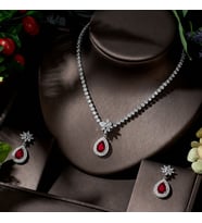 Özel Kutusunda Hediye Paketiyle Carnation  Zirkon Taşlı Kolye Küpe Set Düğün Nişan Seti (Kırmızı)