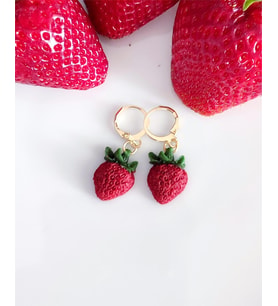 Strawberry El Yapımı Özel Tasarım Minimal Kırmızı Çilek Küpe