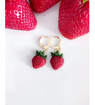 Strawberry El Yapımı Özel Tasarım Minimal Kırmızı Çilek Küpe
