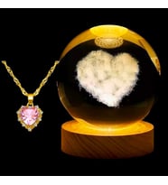 Ahşap Stand'lı Kalpli  Işıklı Cam Küre Ve Kalpli  Kolye 
